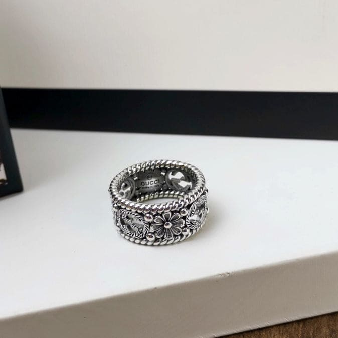 Double Gucci Interlocking Gucci Flowers Ring