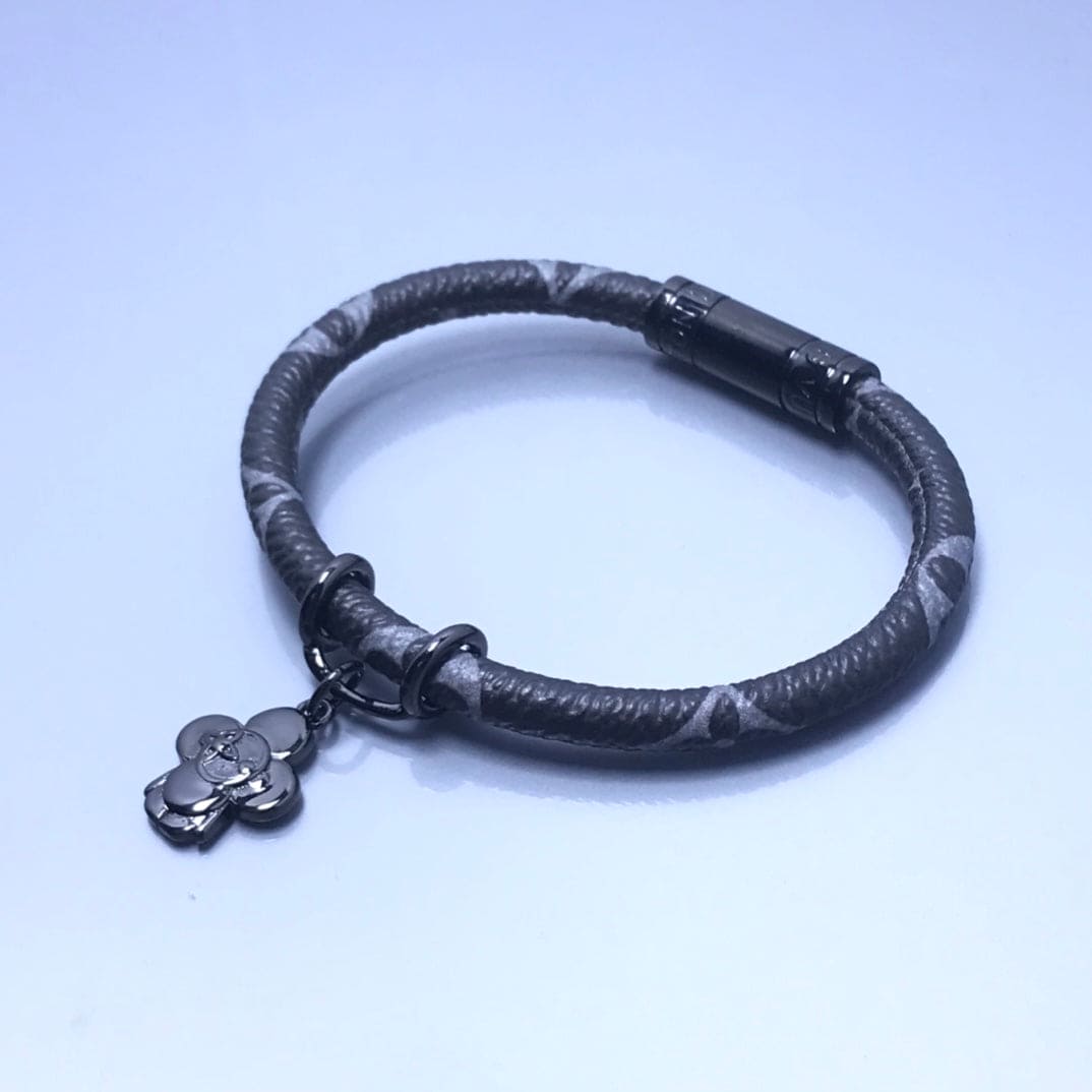 18K Louis Vuitton Hang It Bracelet