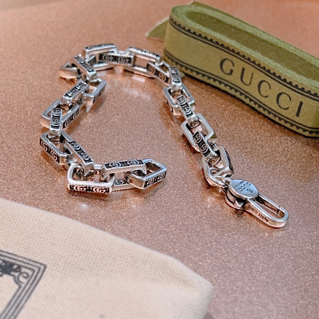Double Gucci Interlocking Gucci Chain Bracelet