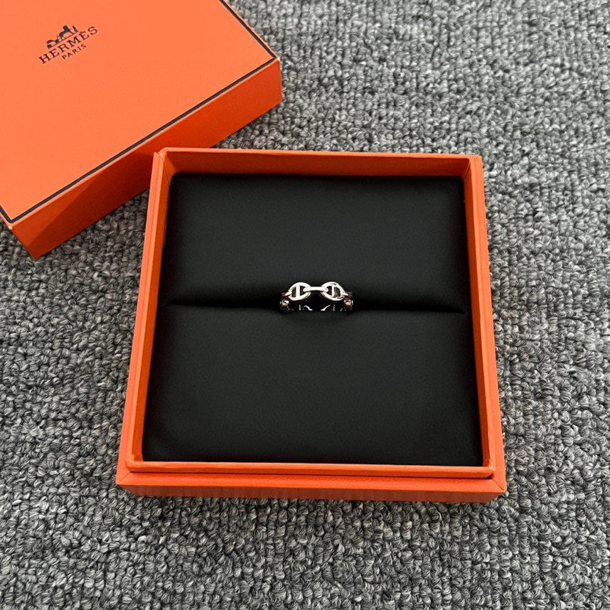 18K Chaine D'Ancre Enchainee Hermes Ring
