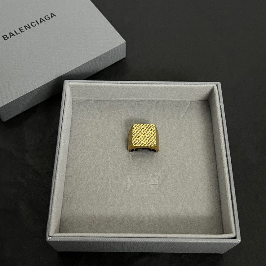 18K Balenciaga Ring