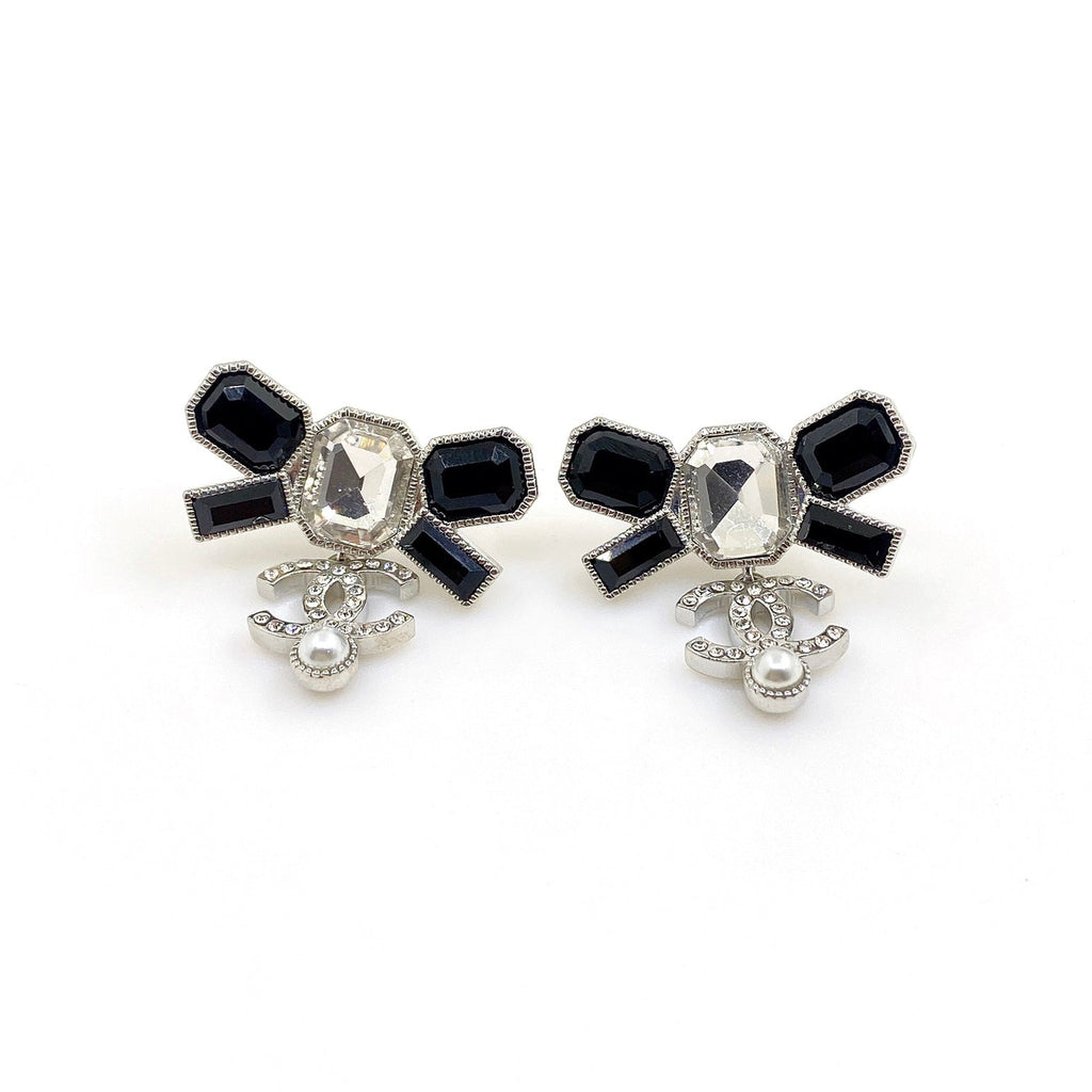 18K  Chanel Bow Tie Crystals Earrings