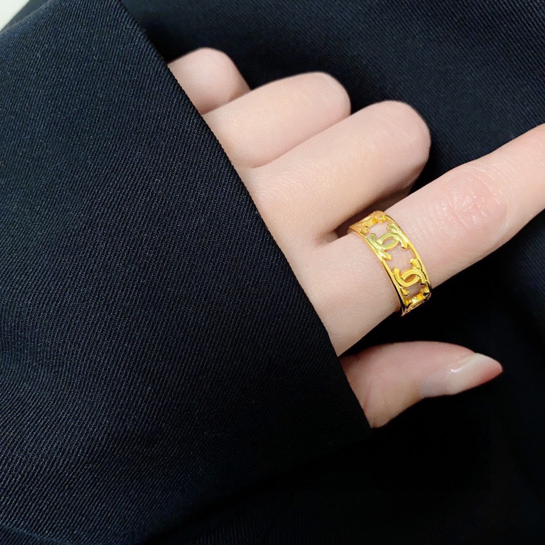 18K  Chanel Vintage Openwork Ring