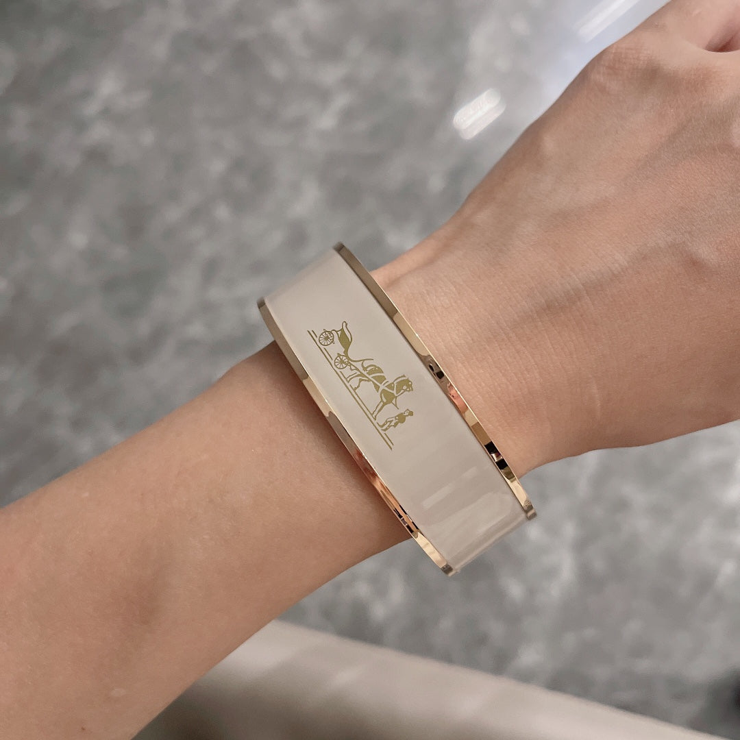 18K Enamel Cal¨¨che Wide Bangle Hermes Bracelet
