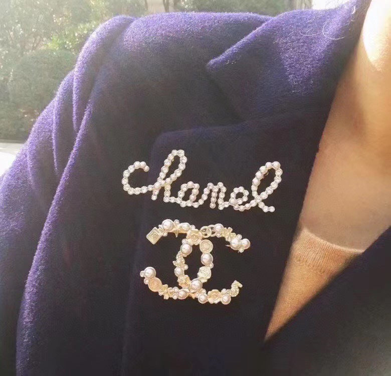 18K  Chanel Pearls Brooch