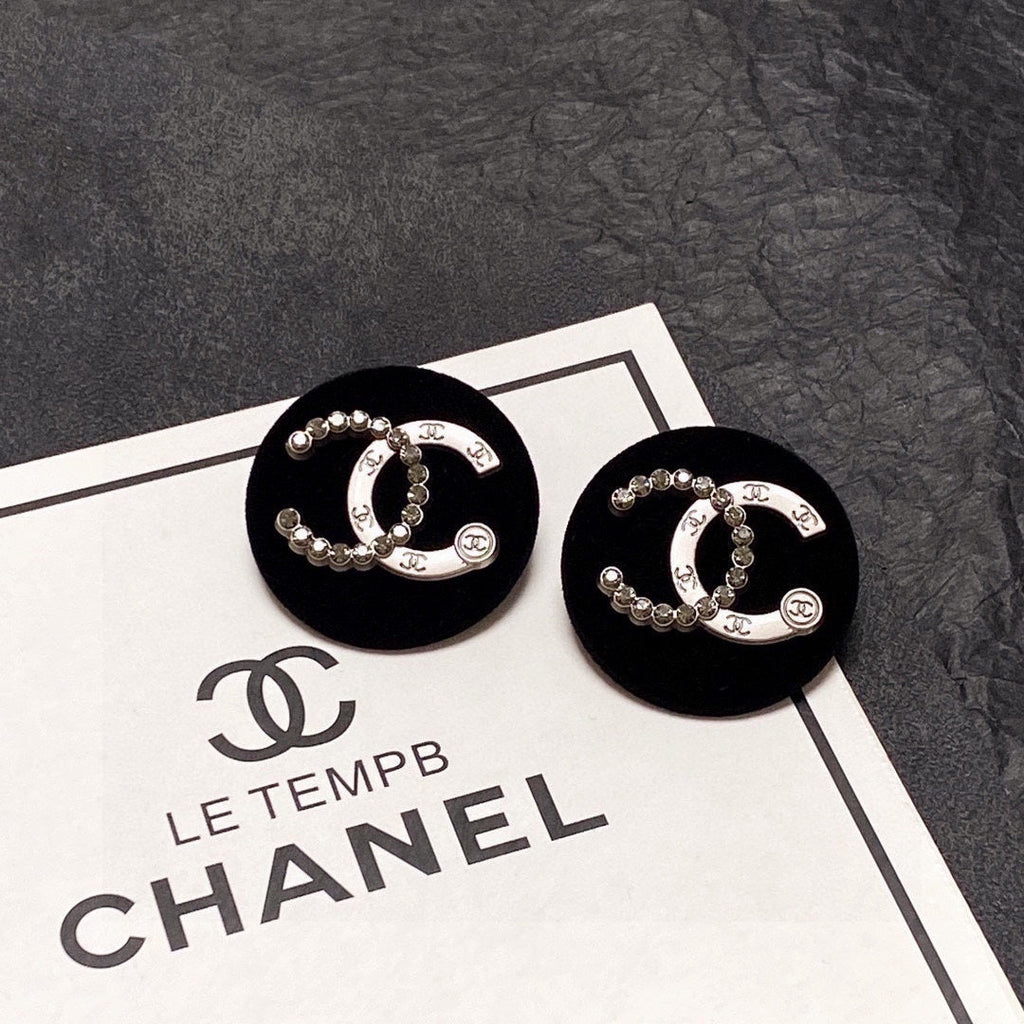 18K  Chanel Black Resin Crystals Earrings