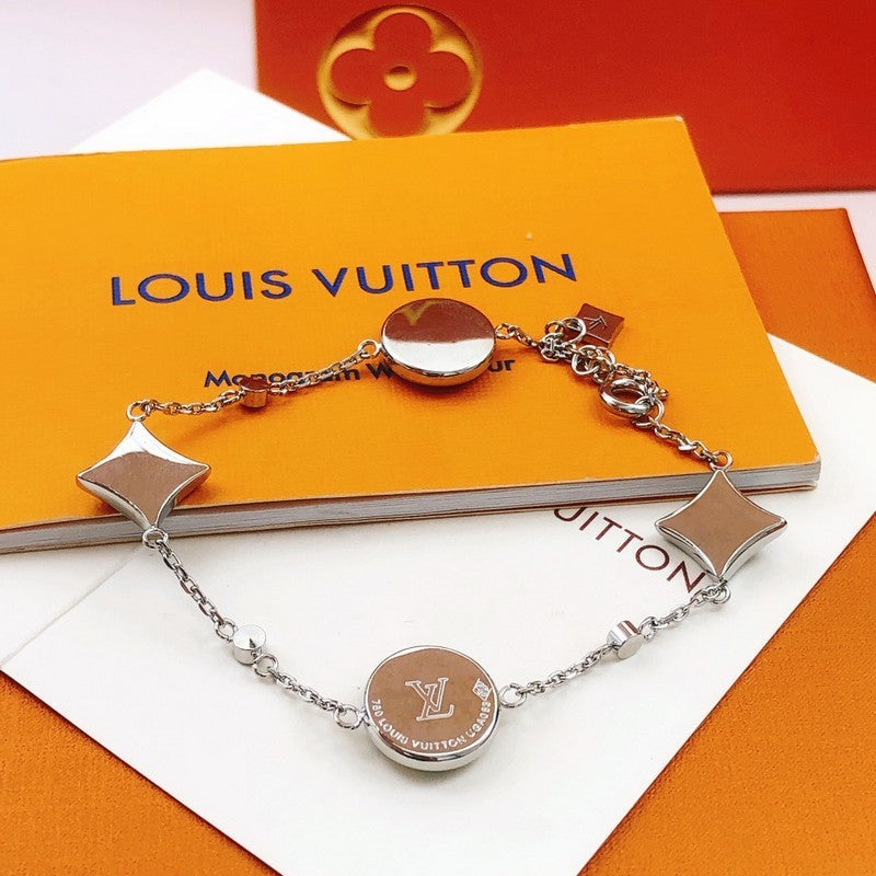 18K Louis Vuitton Blossom Green Flower Bracelet