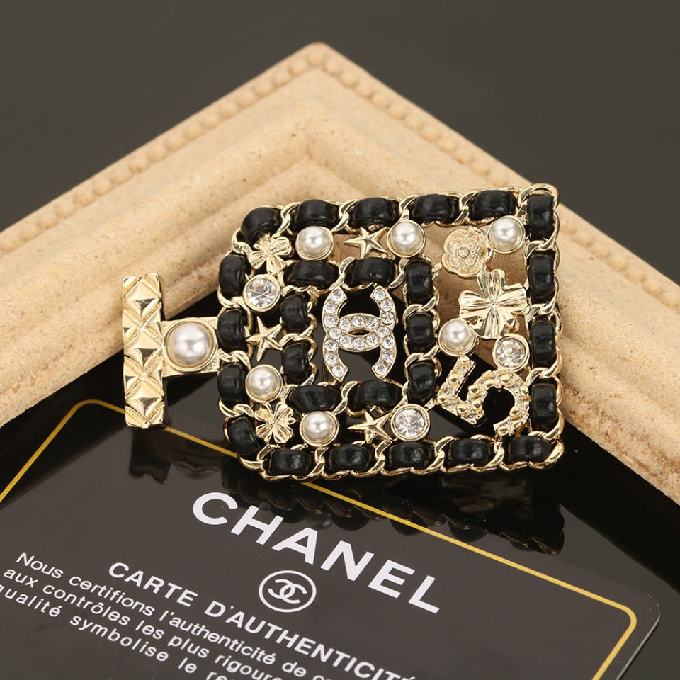 18K  Chanel Bottle Strass Brooch