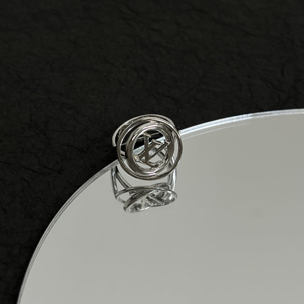 18K Louis Vuitton Stellar Ring