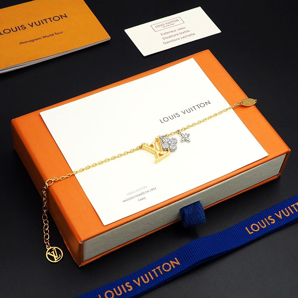 18K Louis Vuitton Gram Diamond Bracelet