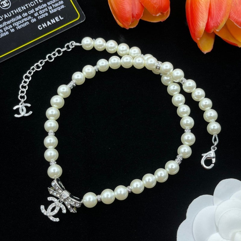 18K  Chanel Bow Tie Pearls Necklace