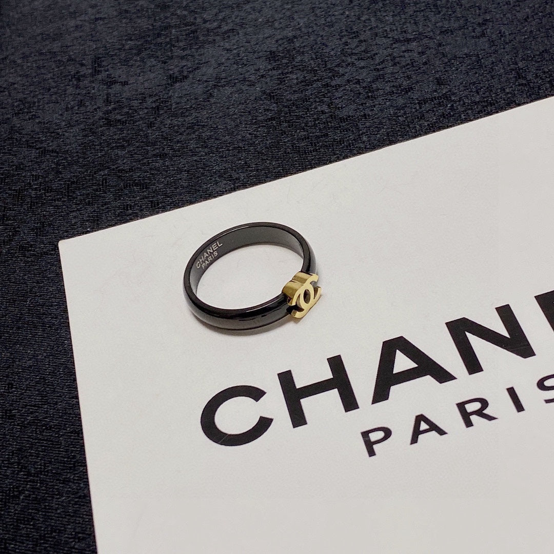 18K  Chanel Black Ring