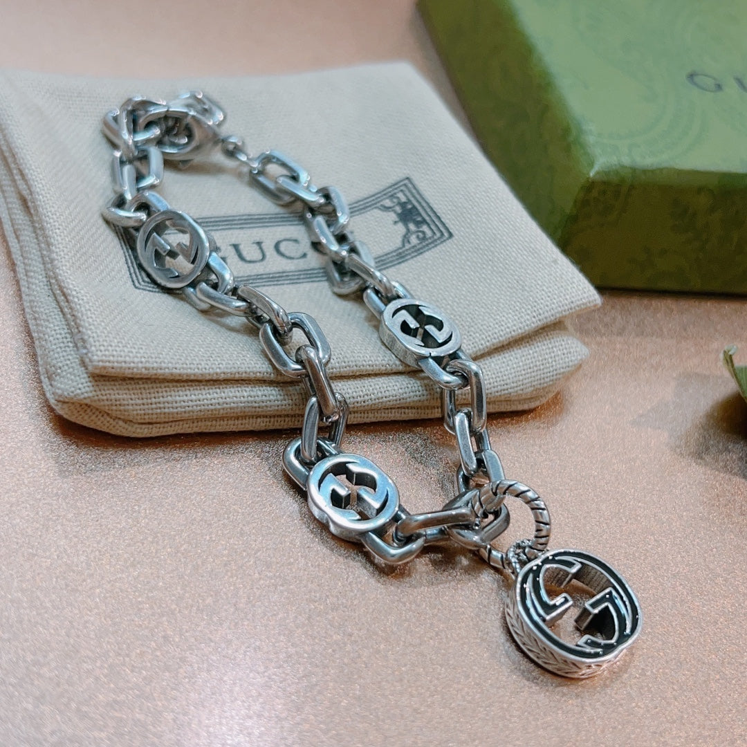 Double Gucci Interlocking Gucci Pendant Bracelet