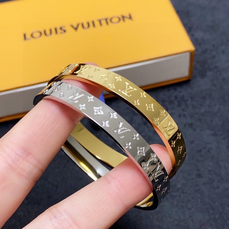 18K Louis Vuitton Vintage Gold Bracelet