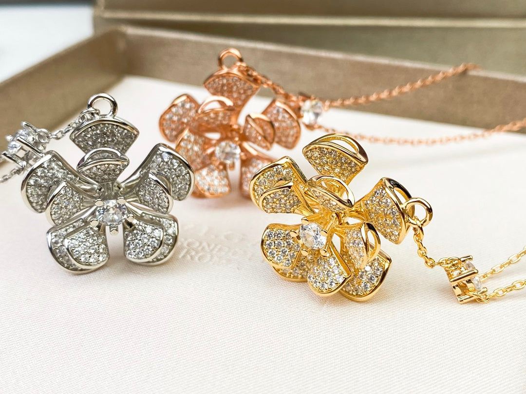 18K BVLGARI DIVAS' DREAM Necklace