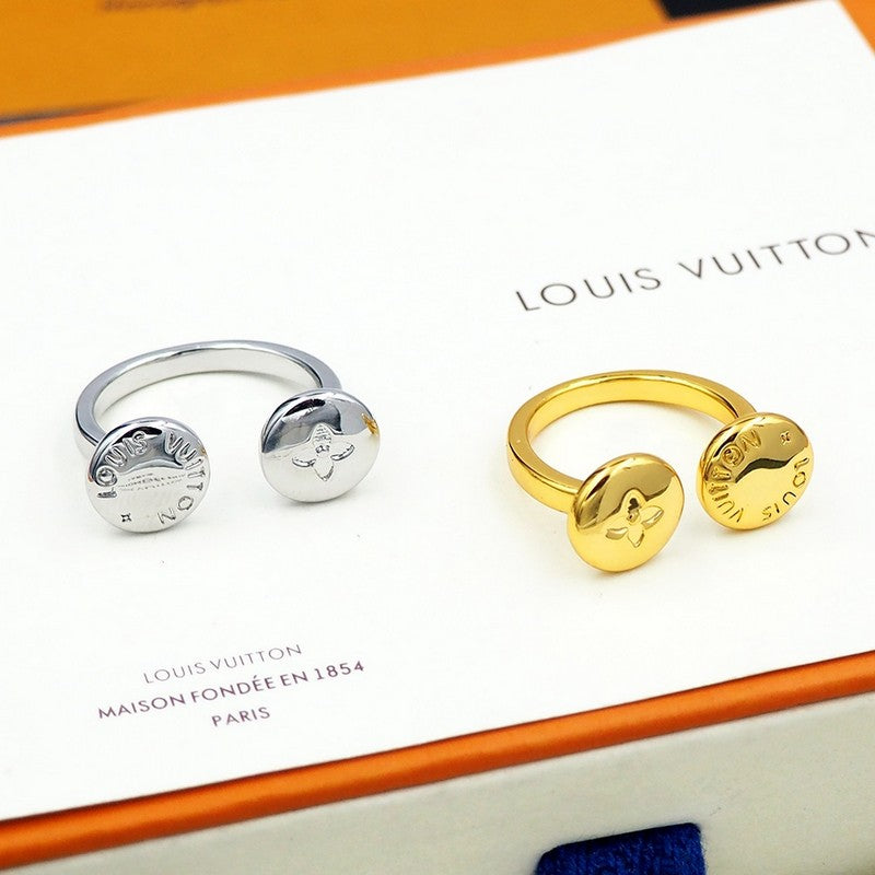 18K Louis Vuitton Studs Ring